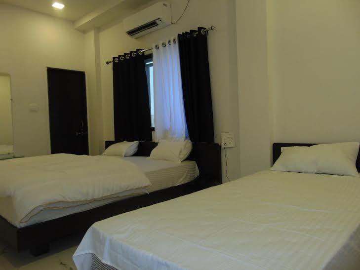 Hotel Kalajanki Ujjain Extérieur photo